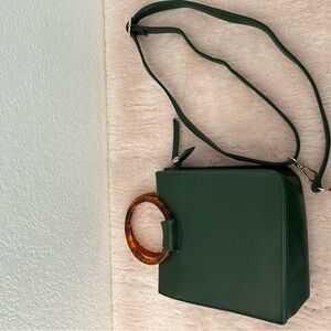 Elegant Green Handbag with Tortoise Handle